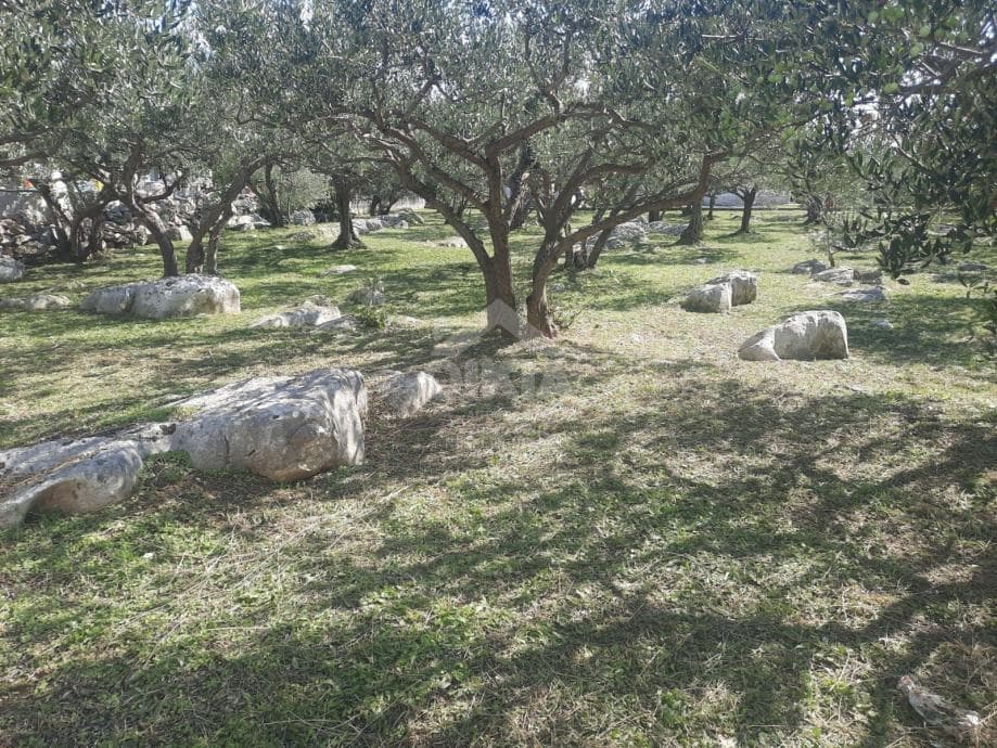 Trogir, Plano, građevinsko zemljište